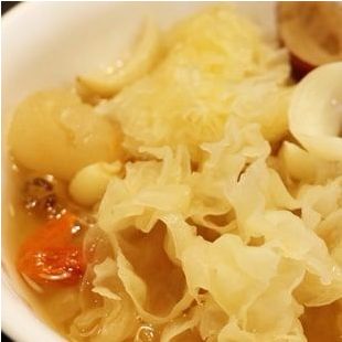White Fungus Peach Gum Tong Sui